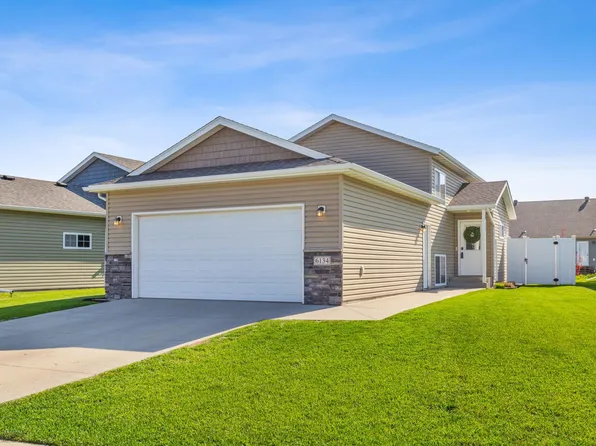 6134 35th St S, Fargo, ND 58104