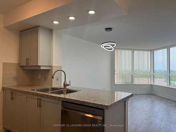 5th image of 10 Northtown Way #913