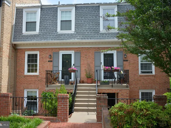 3245 Sutton Pl NW APT C, Washington, DC 20016