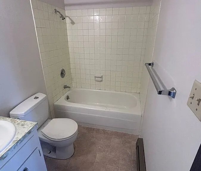 11500 15th Ave NE #203 — Photo 9