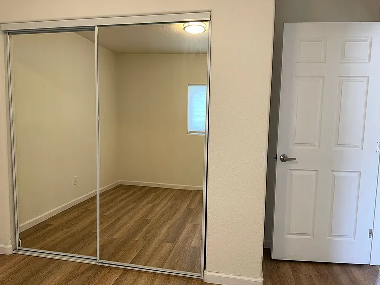 2 Bed / 1 Bath Apartment in Town Fully Remodeled — Photo 13