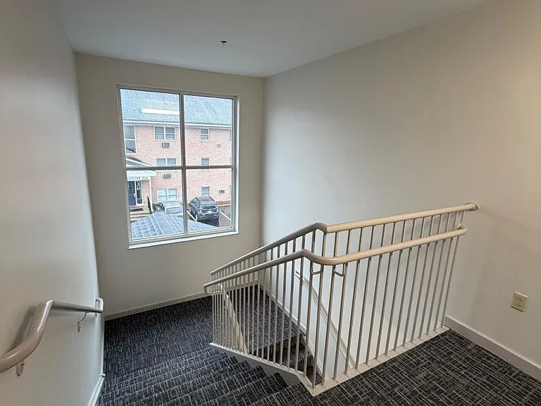 Austin Manor Apartments — Photo 6