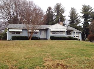 27 Cranford Rd, Asheville, NC 28806