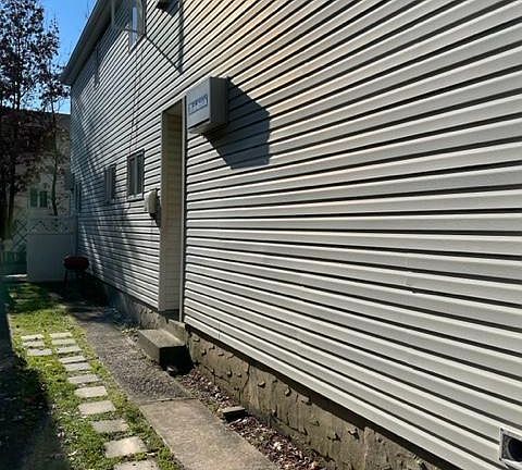 2nd image of 890 Westwood Ave #B