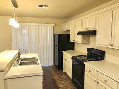 3rd image of 2117 14th St APT A