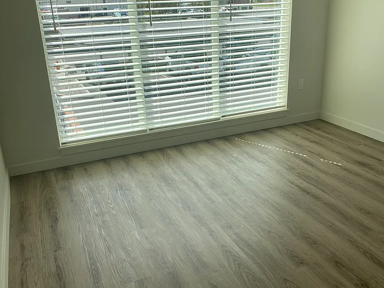 River Falls Apartments — Photo 27