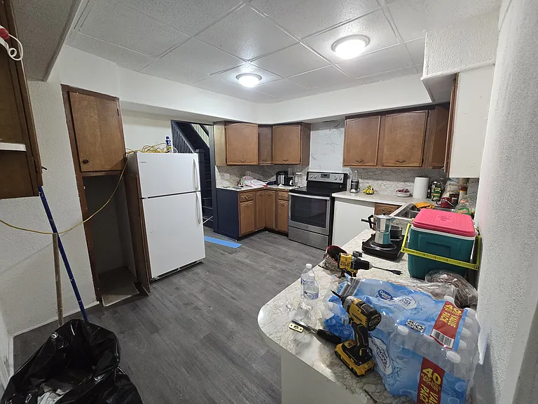 912 N Orange St — Photo 22
