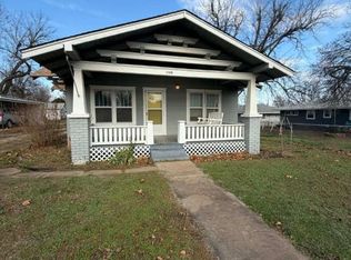 1109 Grove St, Perry, OK 73077