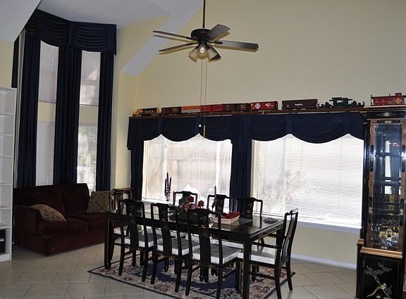 4th image of 2910 Skypark Dr