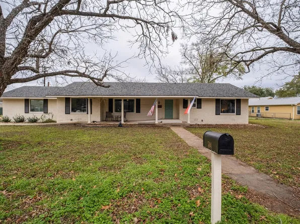 504 Marburger St, Smithville, TX 78957