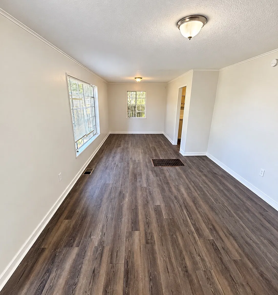 3 bed, 1128 sqft, $1,050 — Photo 3