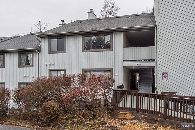 1st image of 309 Cypress Ct