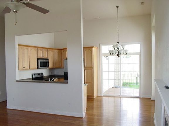 4th image of 4609 Whispering Willow Ln NW