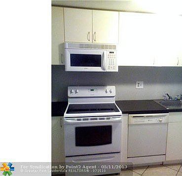 5th image of 12500 NE 15th Ave APT 408