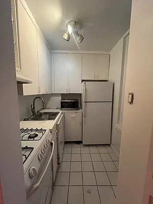 Rented by R New York | media 23