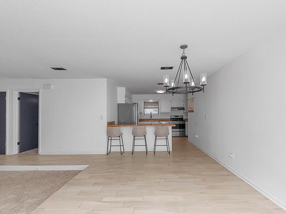 3rd image of 736 Butler Dr NW