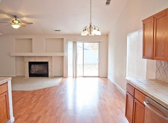 4th image of 263 Garlin Ct