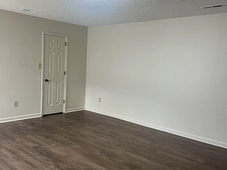 6864 Steeplechase Dr NW — Photo 7