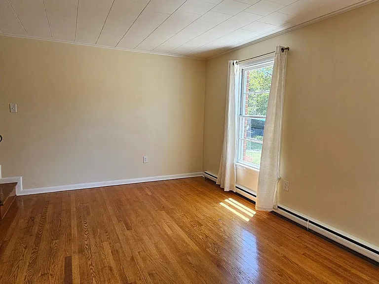 204 E Whitlock Ave — Photo 6