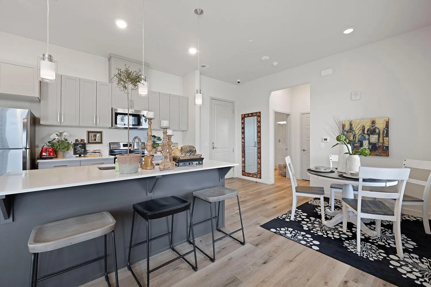 La Vida 55+ Luxury Living — Photo 1