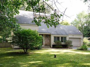 1259 103rd Ave, Plainwell, MI 49080