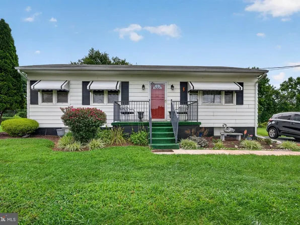 9005 Charles Town Rd, Charles Town, WV 25414