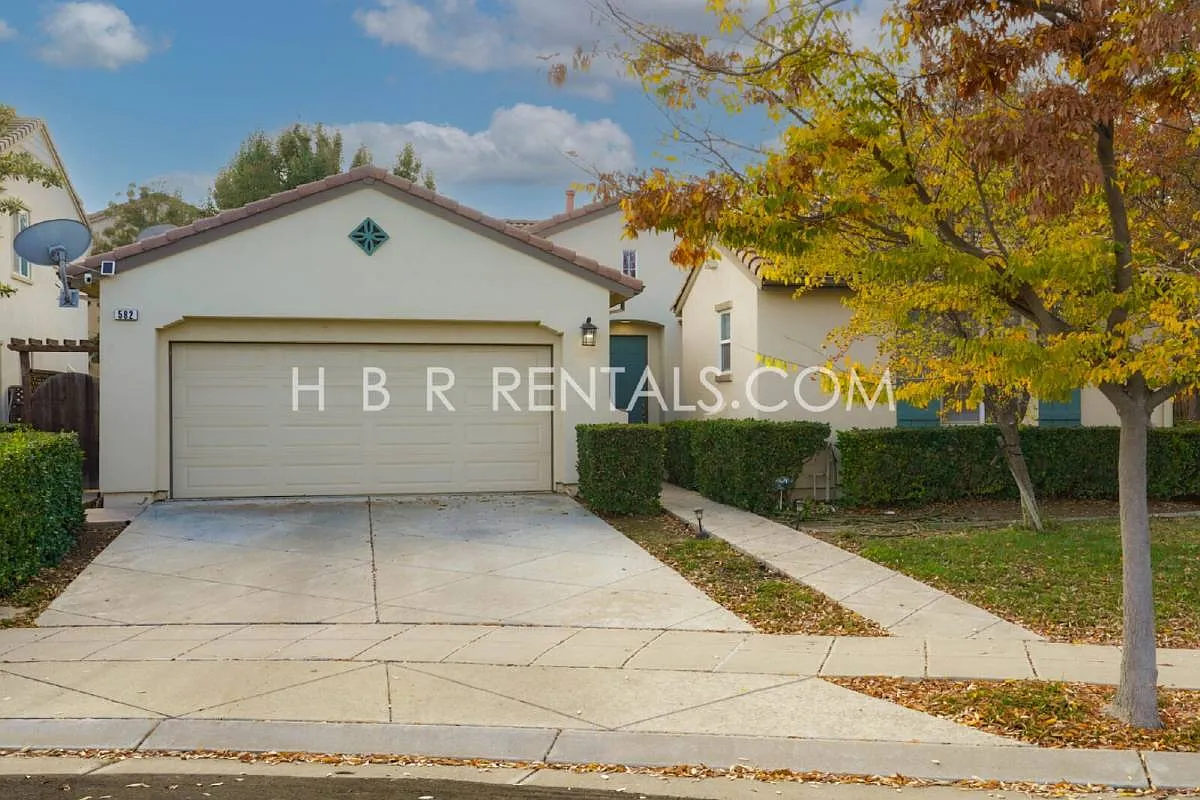 582 Hutchings Ct photo 1