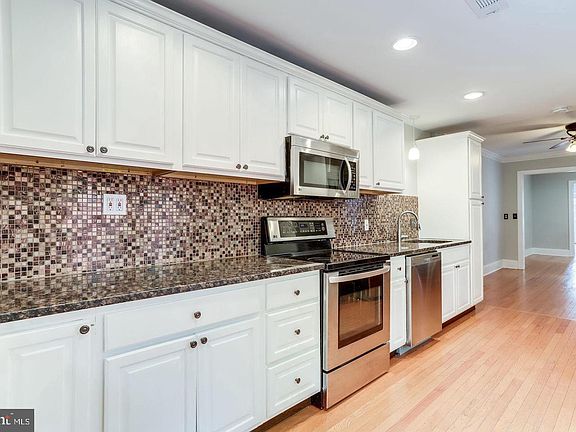 5th image of 1417 G St NE
