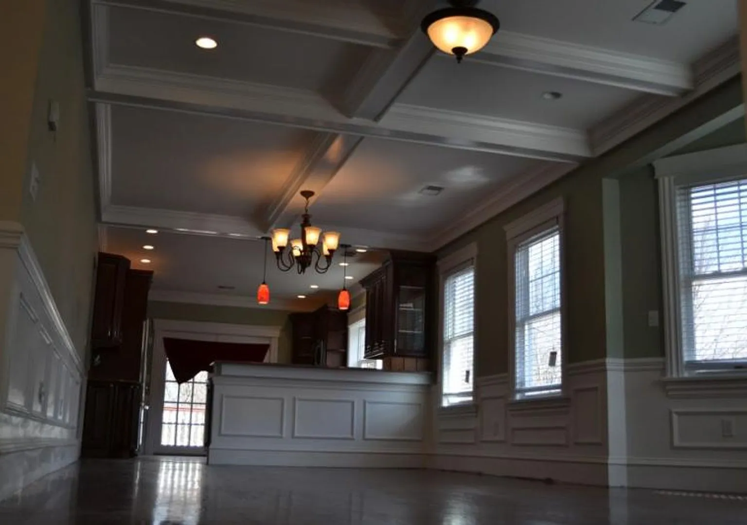 No Brokers Fee, No Security Deposit, In Unit Washer/Dryer, Pets friendly, Parking Included, Centr... — Photo 4