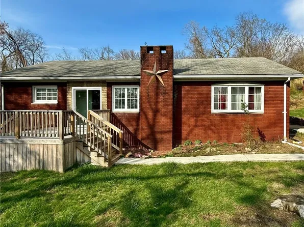 805 Mount Aetna Blvd, Connellsville, PA 15425