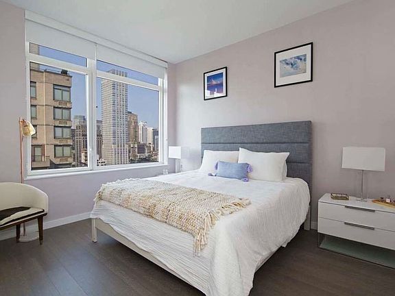 5th image of 42 W 33rd St #10BS
