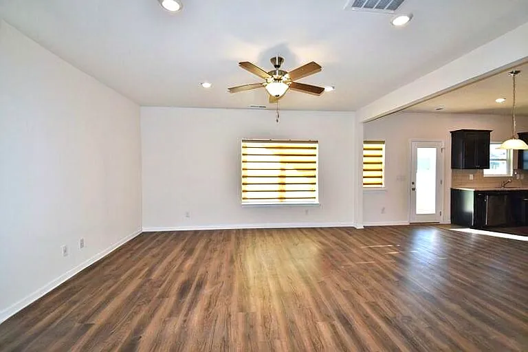 309 Petunia Dr — Photo 24