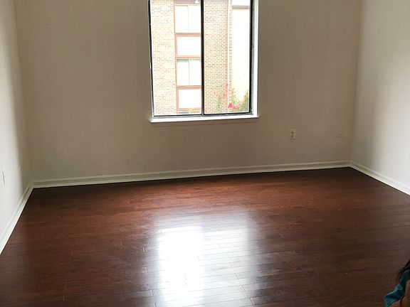3rd image of 9728 Kingsbridge Dr APT 202