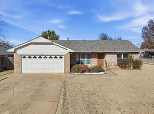 2113 Berkshire Dr, Ponca City, OK 74604