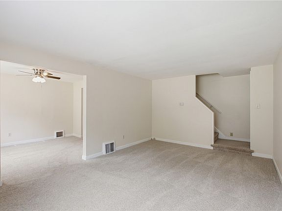3rd image of 124 Macfarlane Dr