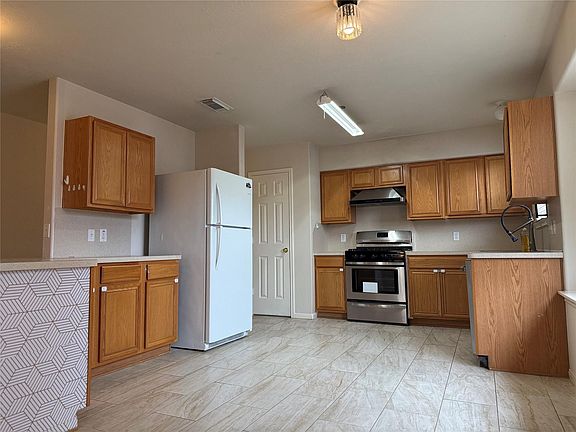 5th image of 13715 Audra Ln