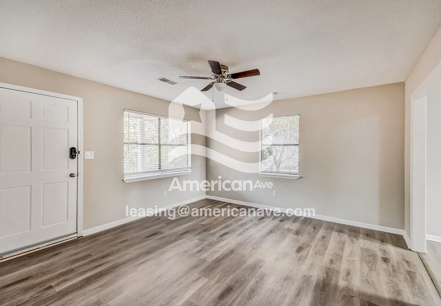 3 bed, 1.0 bath, 1040 sqft, $1,397 — Photo 3
