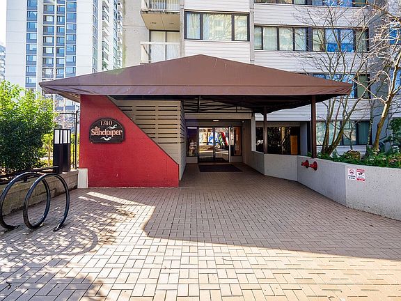 3rd image of 1740 Comox St #204