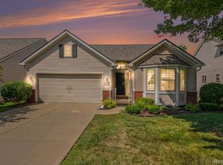 4442 Maple Creek Dr #23, Grand Blanc, MI 48439