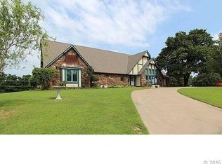 8236 Hillwood Dr, Tulsa, OK 74131
