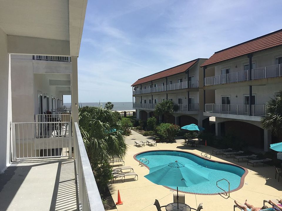 Balcony view courtyard