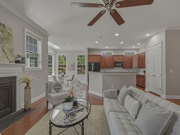 4th image of 9805 Carlyle Hills Way
