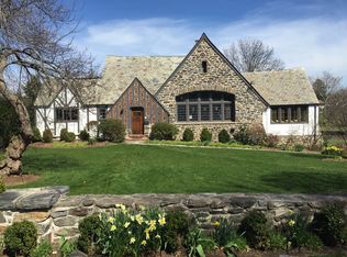 10 Wildwood Rd, Larchmont, NY 10804