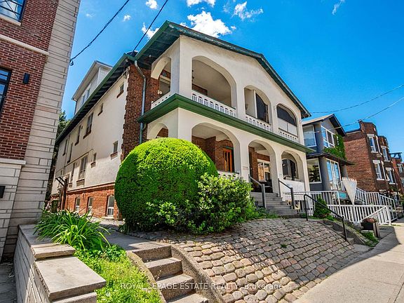 3rd image of 2275 Queen St E