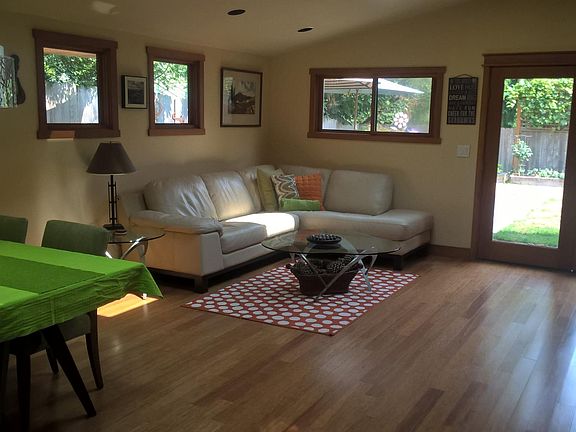 3rd image of 13330 NE 80th St #B