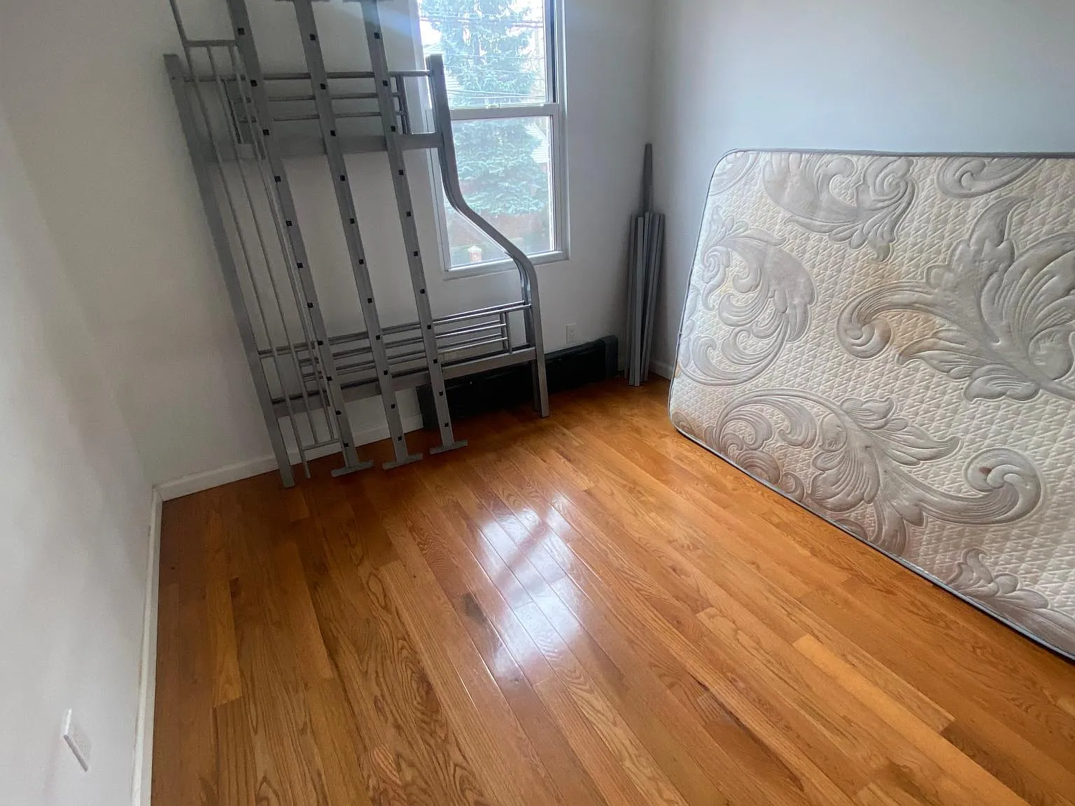 3 bed, 950 sqft, $2,800 — Photo 4