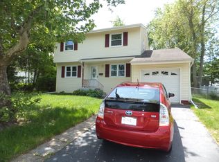 18 Tompkins Rd, Old Bridge, NJ 08857