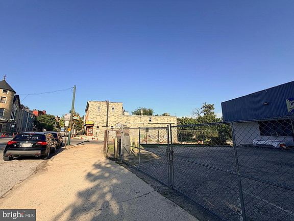 5th image of 1909 Frederick Ave