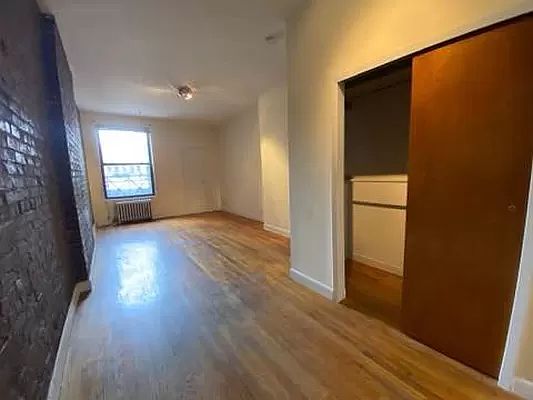 5th image of 230 E 83rd St #3FW