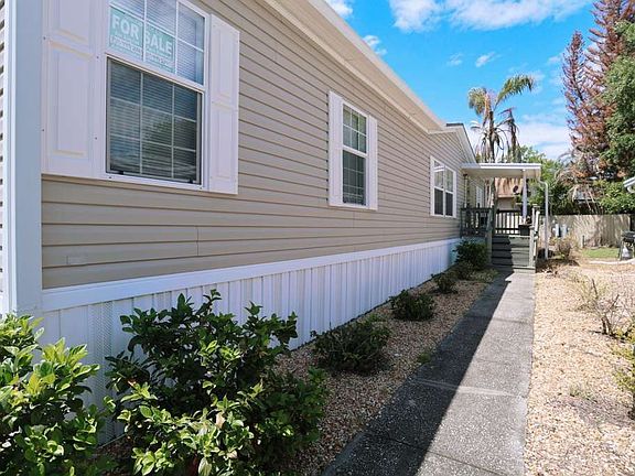 5th image of 1212 Meadow Finch Dr
